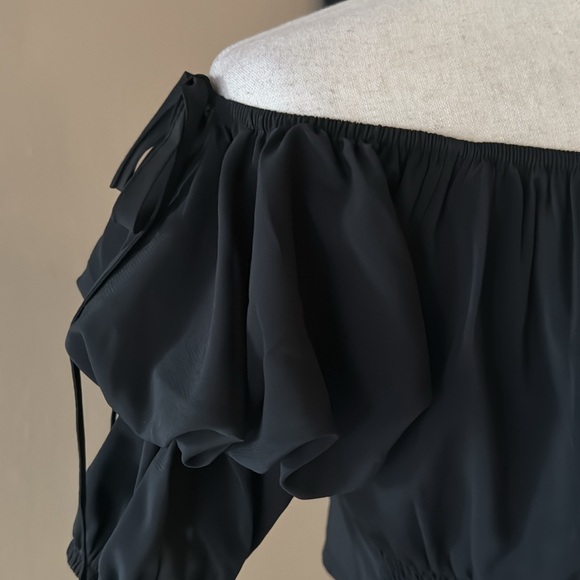 Crop off the shoulder black top - Picture 5 of 12